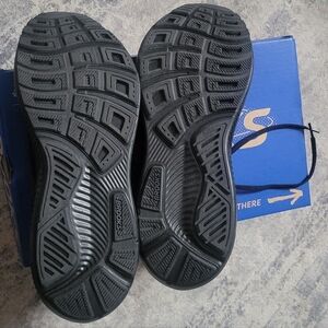 Attention, referees! Black Brooks kicks